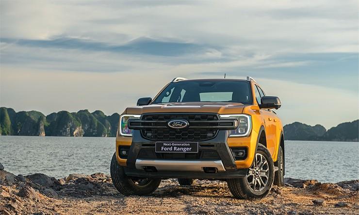 "Vua bán tải" Ford Ranger giá từ 707 triệu đồng, giảm 100% lệ phí trước bạ