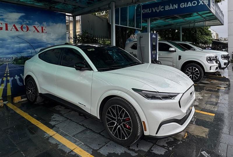 Xe điện Ford Mustang Mach E bàn giao 13 chiếc trên cả nước